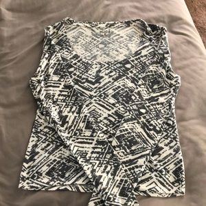 Mudd juniors size Medium grey/white long sleeve thin sweater